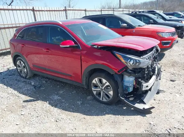 KNDCE3LG5N5146588 2022 KIA NIRO - Image 1