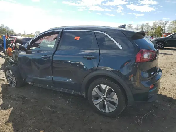 KNDCE3LG6K5025631 2019 KIA NIRO - Image 2