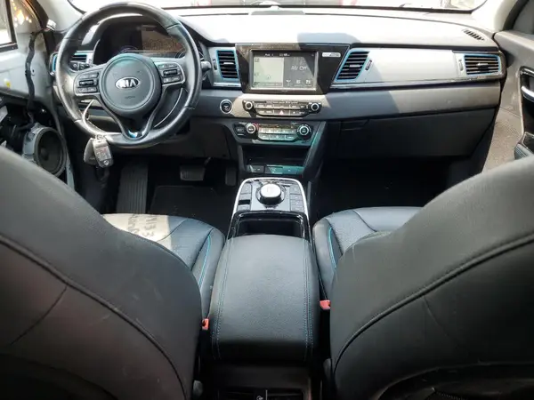 KNDCE3LG6K5027086 2019 KIA NIRO - Image 8