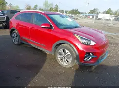 KNDCE3LG6M5099506 2021 KIA NIRO