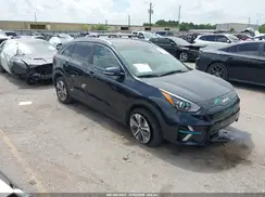KNDCE3LG6N5135213 2022 KIA NIRO