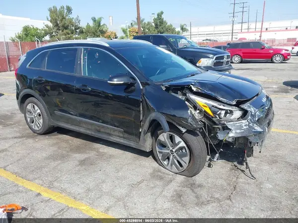 KNDCE3LG6N5140508 2022 KIA NIRO - Image 1