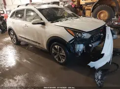 KNDCE3LG6N5144185 2022 KIA NIRO