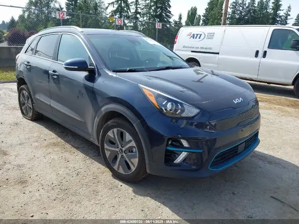 KNDCE3LG6N5145854 2022 KIA NIRO - Image 1