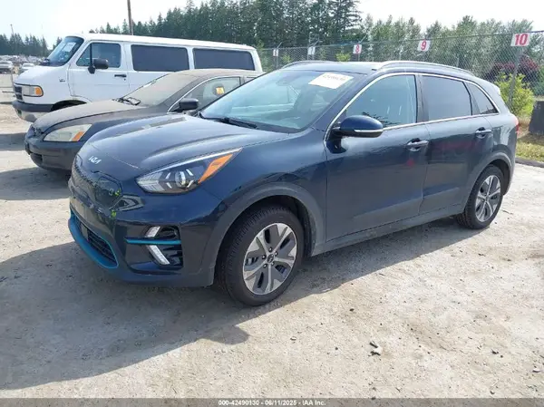 KNDCE3LG6N5145854 2022 KIA NIRO - Image 2