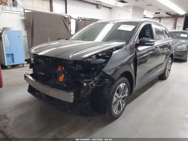KNDCE3LG6N5153050 2022 KIA NIRO - Image 2