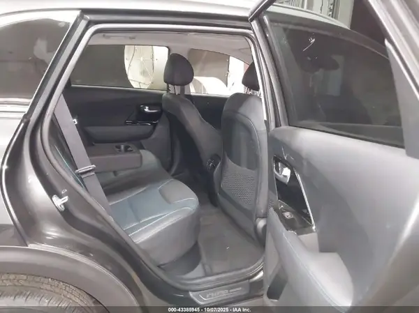 KNDCE3LG6N5153050 2022 KIA NIRO - Image 8