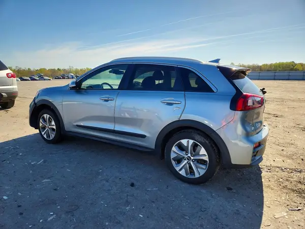 KNDCE3LG7K5008613 2019 KIA NIRO - Image 2