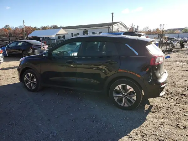 KNDCE3LG7K5019904 2019 KIA NIRO - Image 2