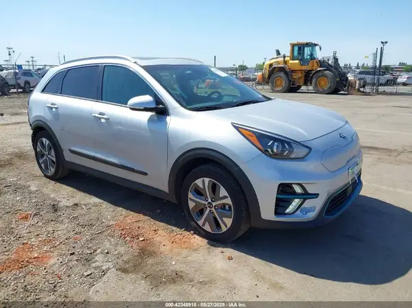 KNDCE3LG8L5048717 2020 KIA NIRO - Image 1