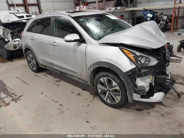 KNDCE3LG8M5103667 2021 KIA NIRO - Image 1