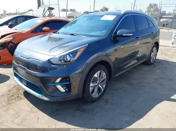 KNDCE3LG8N5135777 2022 KIA NIRO - Image 2