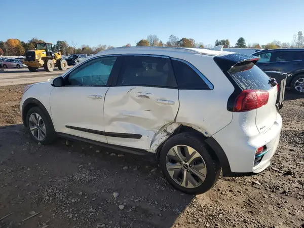 KNDCE3LG8N5136007 2022 KIA NIRO - Image 2