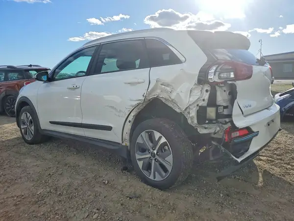 KNDCE3LG8N5136170 2022 KIA NIRO - Image 2