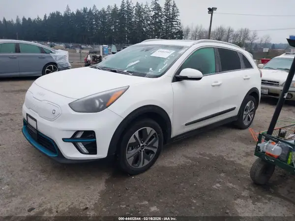 KNDCE3LG8N5144463 2022 KIA NIRO - Image 2