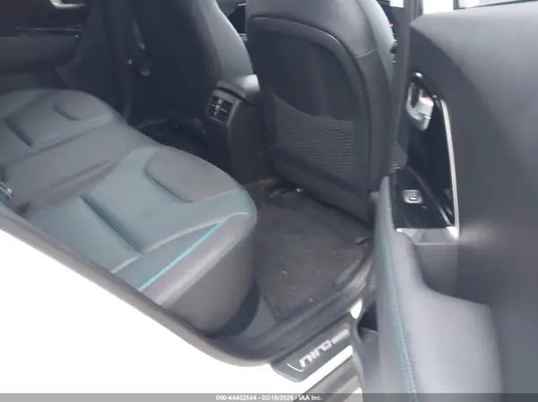 KNDCE3LG8N5144463 2022 KIA NIRO - Image 8