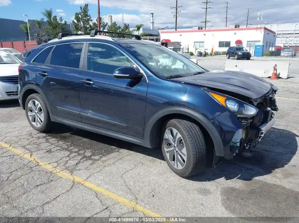 KNDCE3LG9K5015420 2019 KIA NIRO - Image 1