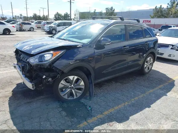 KNDCE3LG9K5015420 2019 KIA NIRO - Image 2