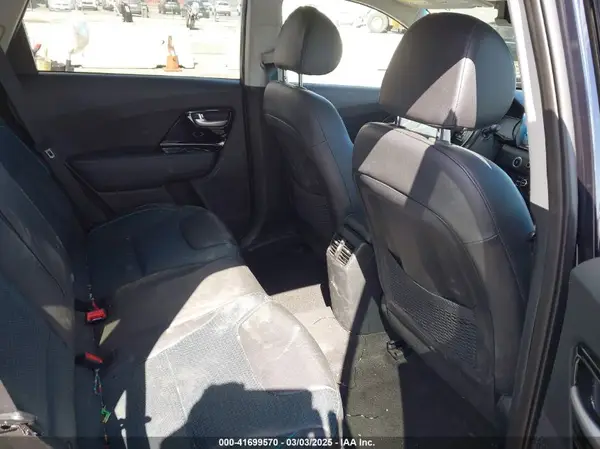 KNDCE3LG9K5015420 2019 KIA NIRO - Image 8