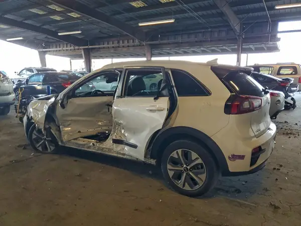 KNDCE3LG9K5019290 2019 KIA NIRO - Image 2