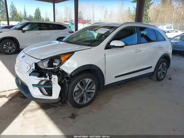 KNDCE3LG9K5025915 2019 KIA NIRO - Image 2