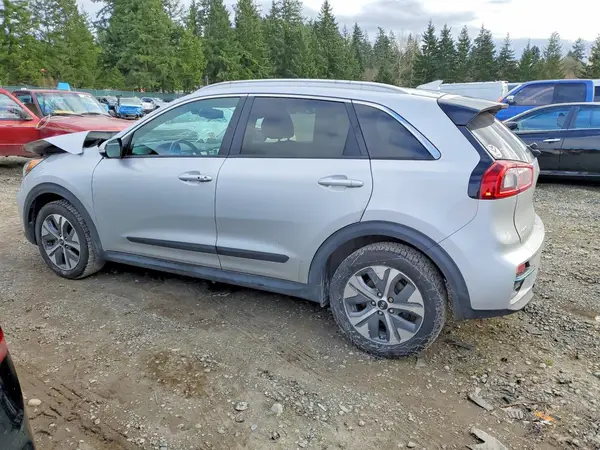 KNDCE3LG9K5027647 2019 KIA NIRO - Image 2