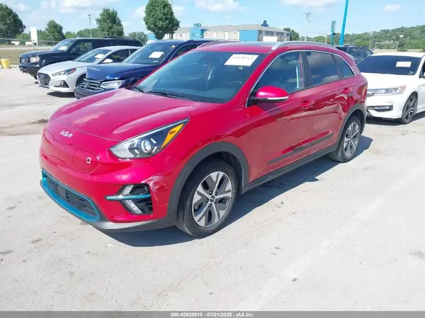KNDCE3LG9N5128238 2022 KIA NIRO - Image 2