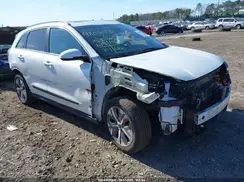 KNDCE3LG9N5146643 2022 KIA NIRO