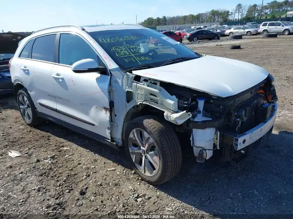 KNDCE3LG9N5146643 2022 KIA NIRO - Image 1