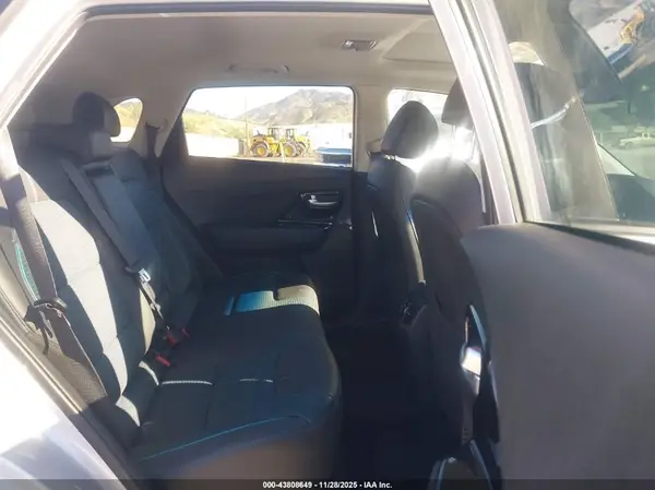 KNDCE3LGXK5030220 2019 KIA NIRO - Image 8