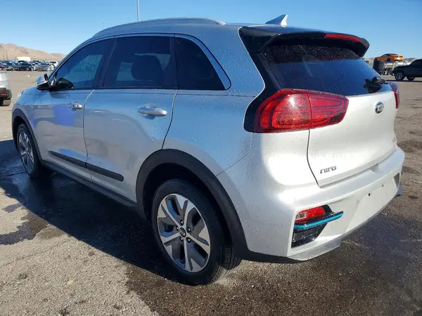 KNDCE3LGXL5079967 2020 KIA NIRO - Image 2