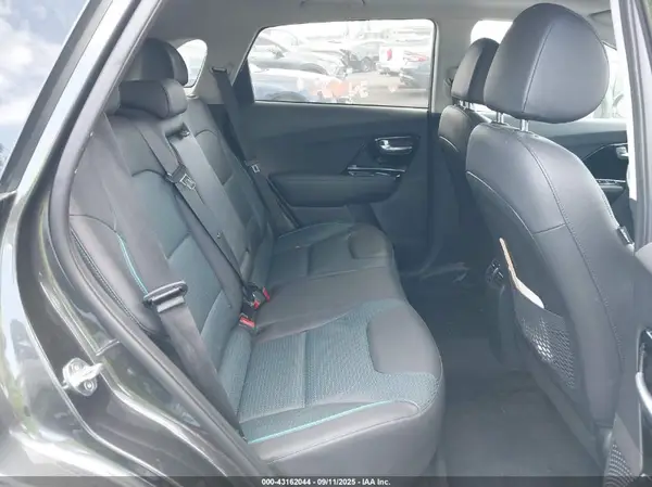 KNDCE3LGXL5080696 2020 KIA NIRO - Image 8