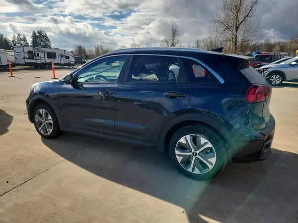 KNDCE3LGXN5130211 2022 KIA NIRO - Image 2