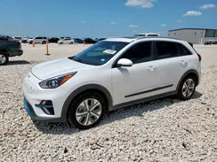KNDCE3LGXN5142343 2022 KIA NIRO