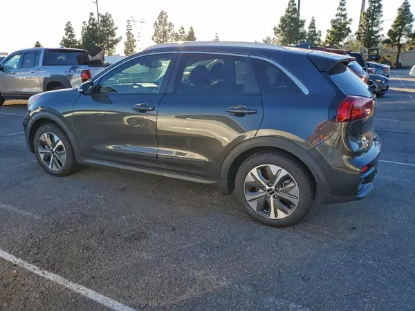 KNDCE3LGXN5144951 2022 KIA NIRO - Image 2