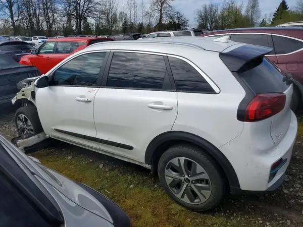 KNDCE3LGXN5146618 2022 KIA NIRO - Image 2