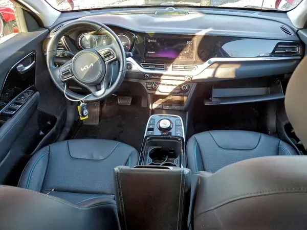 KNDCE3LGXN5149647 2022 KIA NIRO - Image 8