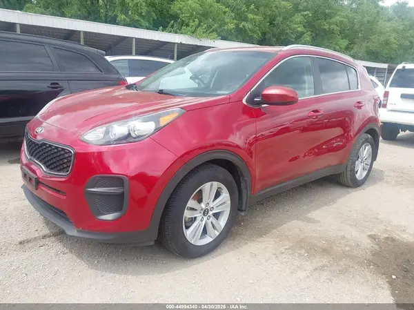 KNDCM3AC9J7421964 2018 KIA SPORTAGE - Image 2