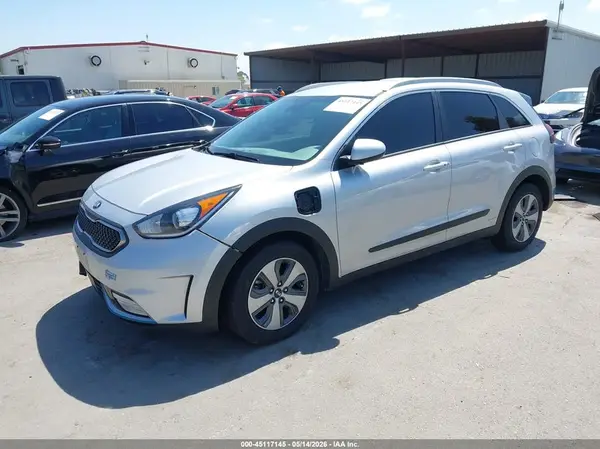 KNDCM3LD0K5337629 2019 KIA NIRO - Image 2