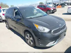 KNDCM3LD1J5163889 2018 KIA NIRO
