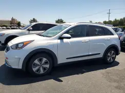 KNDCM3LD1J5210516 2018 KIA NIRO