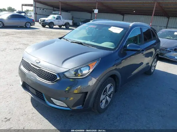 KNDCM3LD1K5216916 2019 KIA NIRO - Image 2