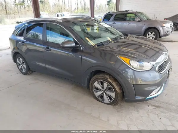 KNDCM3LD1K5217385 2019 KIA NIRO - Image 1