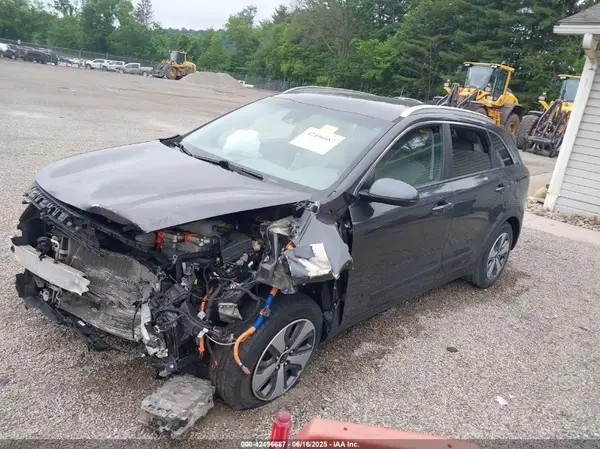 KNDCM3LD1K5266201 2019 KIA NIRO - Image 2