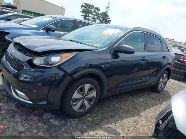KNDCM3LD1K5296931 2019 KIA NIRO - Image 2