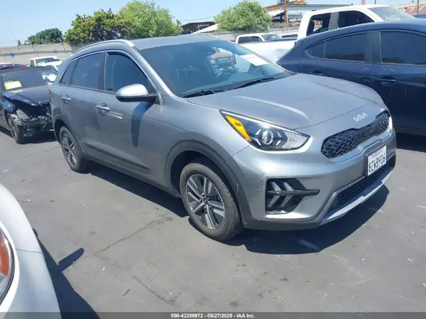 KNDCM3LD1N5546107 2022 KIA NIRO - Image 1
