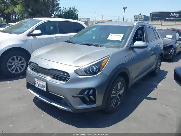 KNDCM3LD1N5546107 2022 KIA NIRO - Image 2