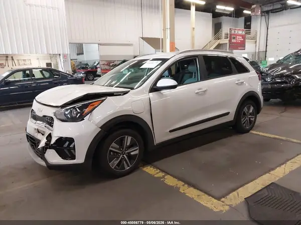 KNDCM3LD2N5543345 2022 KIA NIRO - Image 2