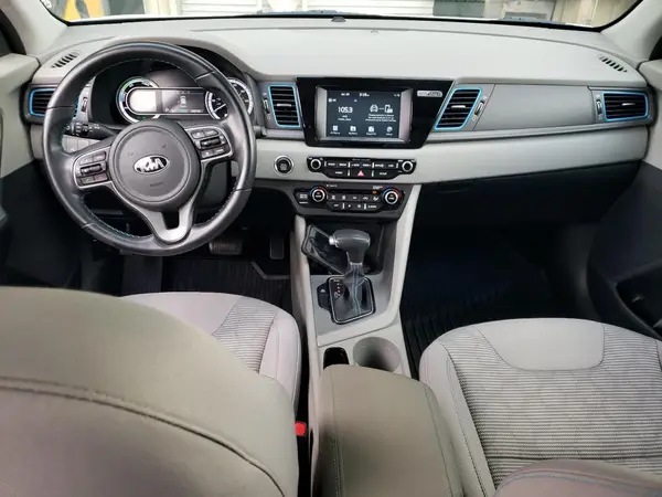 KNDCM3LD3J5205060 2018 KIA NIRO - Image 8