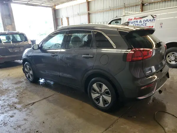 KNDCM3LD3K5316015 2019 KIA NIRO - Image 2
